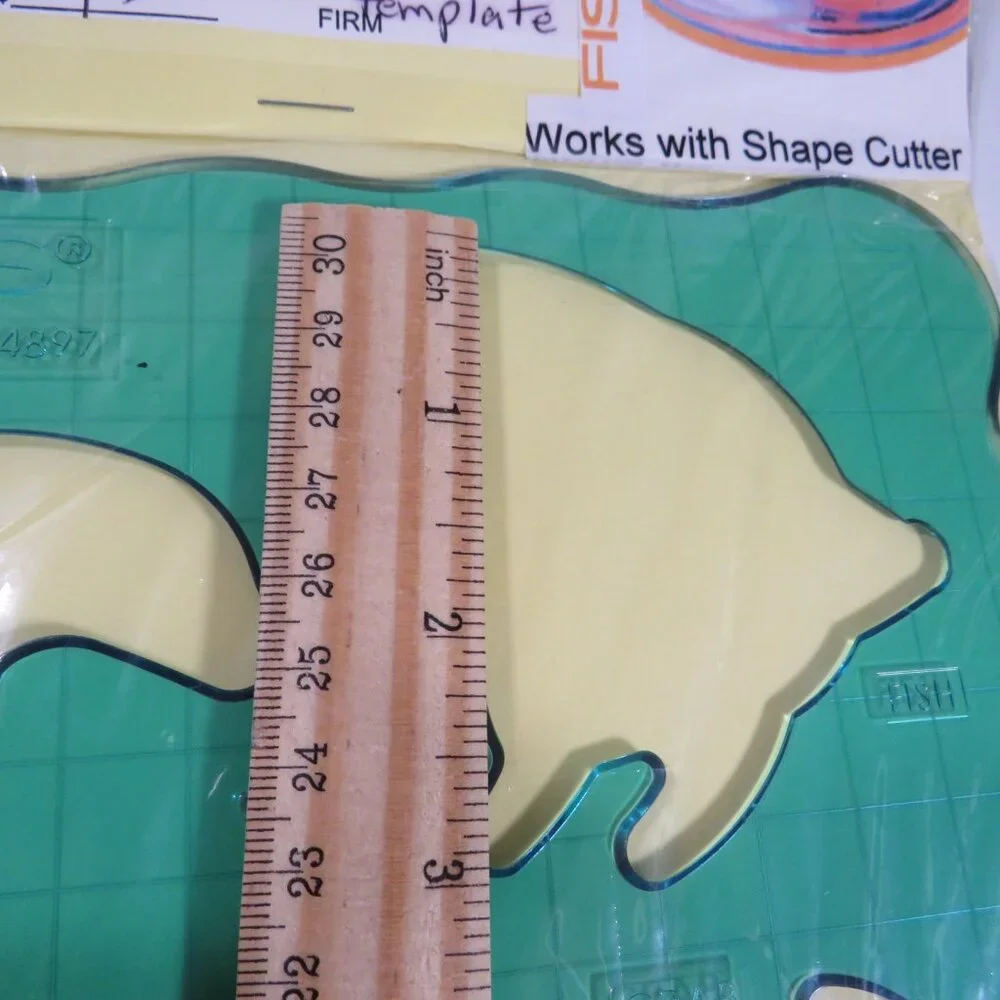 FISKARS “Shape Template” (4) Vacation, School, Coastal, Leaves